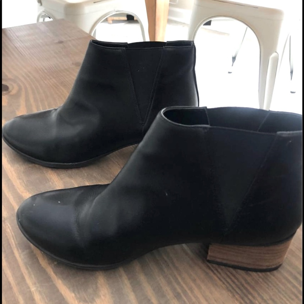 Dr scholls booties - size 9